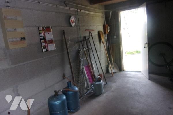 Maison  1 pièce de vie avec cuisine ouverte ,1 salle de bains 3 chambres,1WC, 1 cellier,1 garage