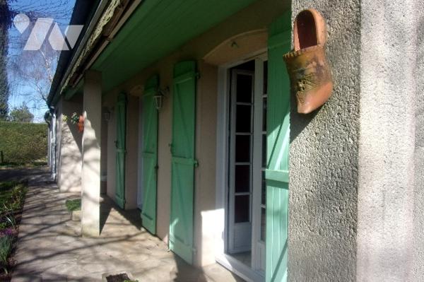 Maison  1 pièce de vie avec cuisine ouverte ,1 salle de bains 3 chambres,1WC, 1 cellier,1 garage