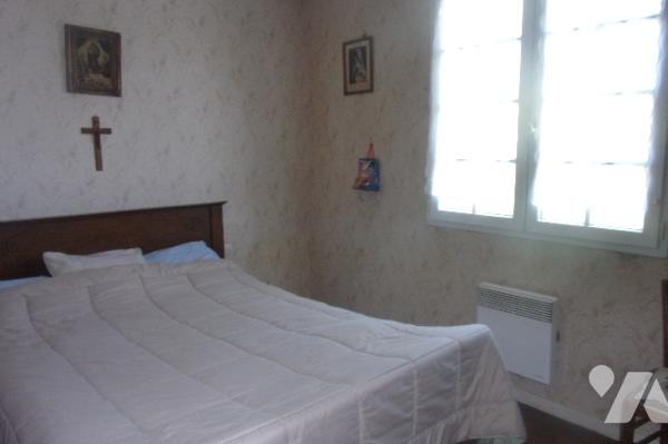 Maison  1 pièce de vie avec cuisine ouverte ,1 salle de bains 3 chambres,1WC, 1 cellier,1 garage