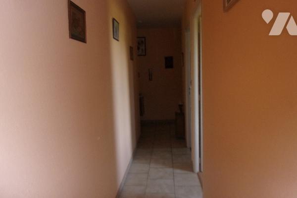 Maison  1 pièce de vie avec cuisine ouverte ,1 salle de bains 3 chambres,1WC, 1 cellier,1 garage