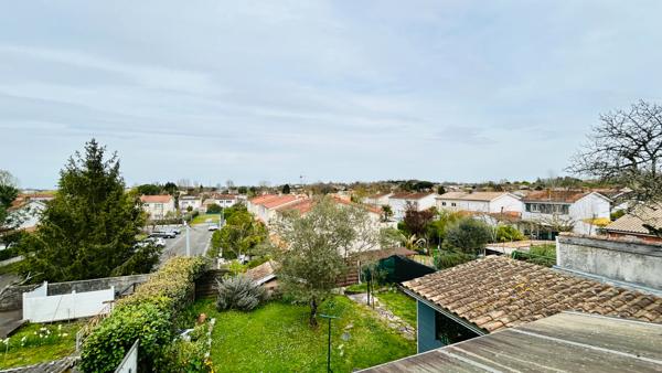 A VENDRE MAISON DE TYPE 4 AVEC JARDIN ET GARAGE - SECTEUR BASSENS , Bassens A VENDRE MAISON DE TYPE 4 AVEC JARDIN ET GARAGE - SECTEUR BASSENS , Bassens