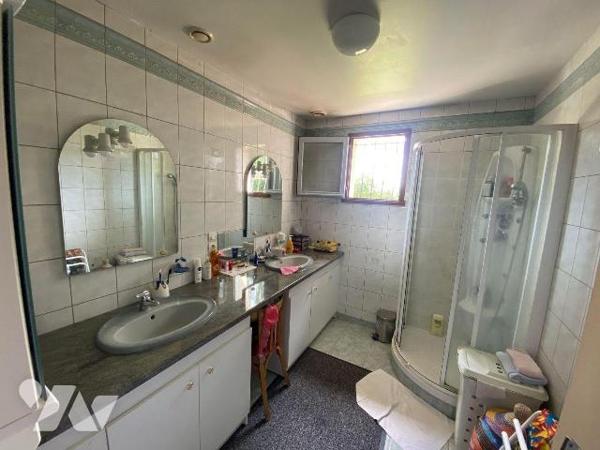  Une charmante maison de plain-pied située à Aubigné-Racan, en pleine campagne tout en restant ...