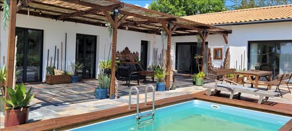 Maison à vendre |  Saint-Georges-des-Coteaux |  4 pièces | 150 m²