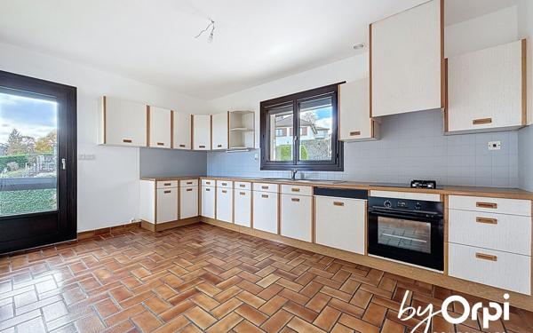 Maison à vendre    4 pièces •  Saint-Éloy-les-Mines