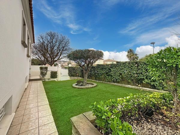 VILLA DE STANDING SPACIEUSE ET LUMINEUSE - PISCINE