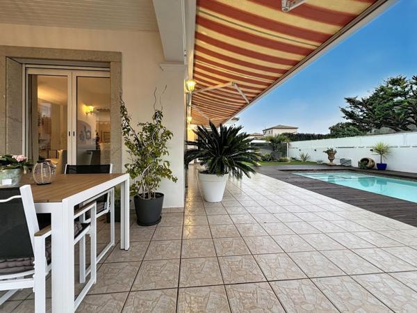 VILLA DE STANDING SPACIEUSE ET LUMINEUSE - PISCINE