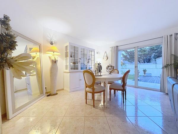 VILLA DE STANDING SPACIEUSE ET LUMINEUSE - PISCINE