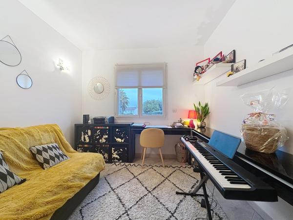 VILLA DE STANDING SPACIEUSE ET LUMINEUSE - PISCINE