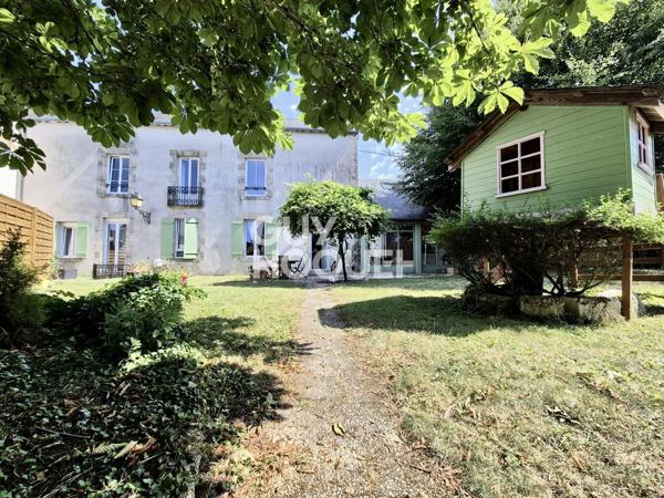 CHARMANTE MAISON DE VILLE RENOVEE 220 m²  AVEC JARDIN