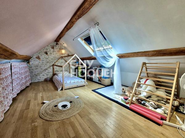 CHARMANTE MAISON DE VILLE RENOVEE 220 m²  AVEC JARDIN