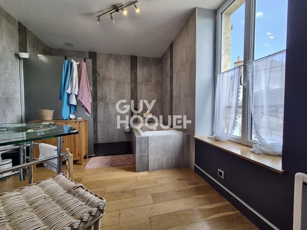 CHARMANTE MAISON DE VILLE RENOVEE 220 m²  AVEC JARDIN