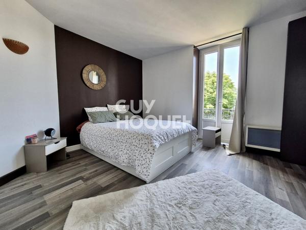 CHARMANTE MAISON DE VILLE RENOVEE 220 m²  AVEC JARDIN