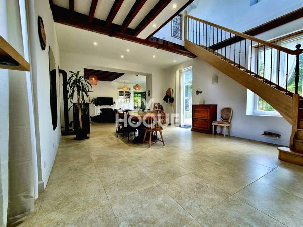 CHARMANTE MAISON DE VILLE RENOVEE 220 m²  AVEC JARDIN