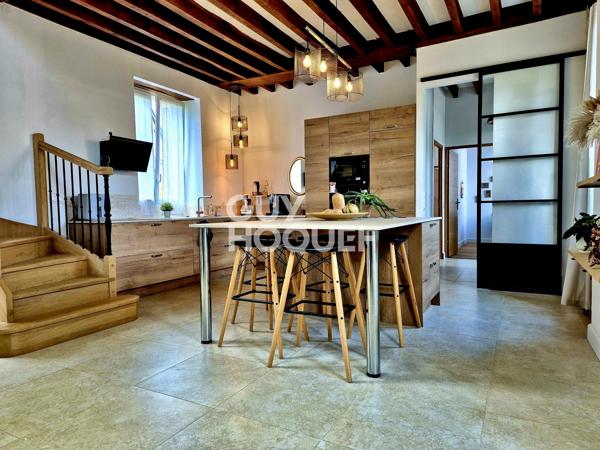 CHARMANTE MAISON DE VILLE RENOVEE 220 m²  AVEC JARDIN