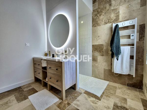 CHARMANTE MAISON DE VILLE RENOVEE 220 m²  AVEC JARDIN