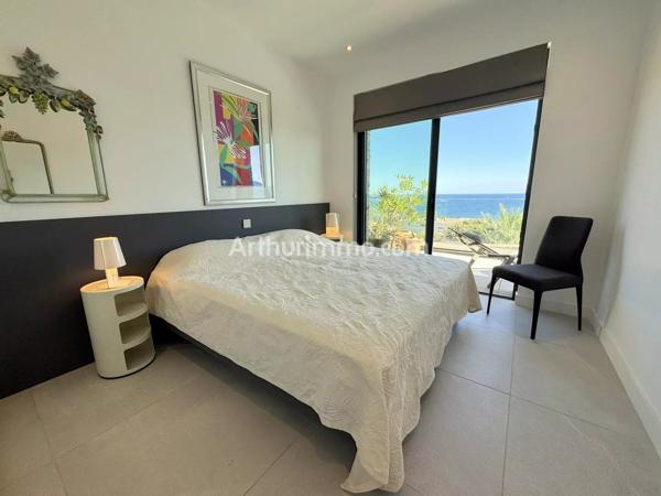 Vente                                                      Appartement
                        
                     4 pièces                      105 m2                     à Sainte-Maxime