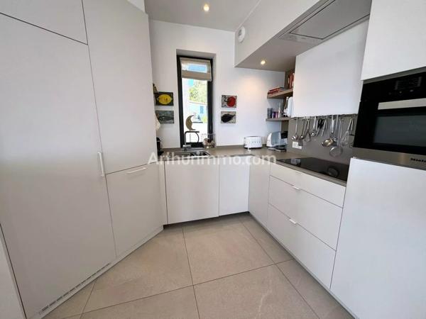 Vente                                                      Appartement
                        
                     4 pièces                      105 m2                     à Sainte-Maxime