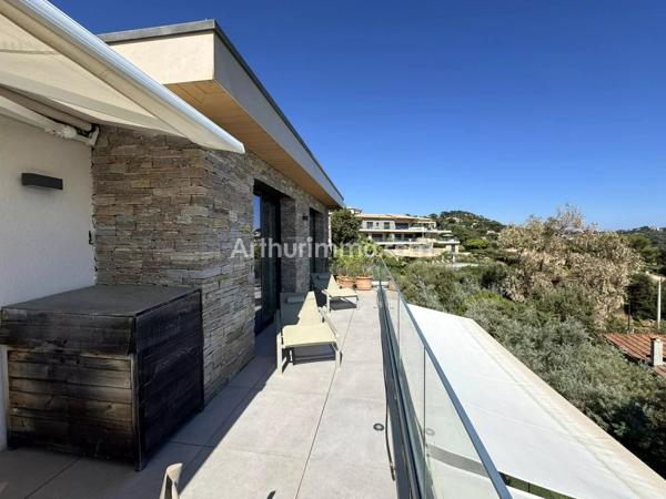 Vente                                                      Appartement
                        
                     4 pièces                      105 m2                     à Sainte-Maxime