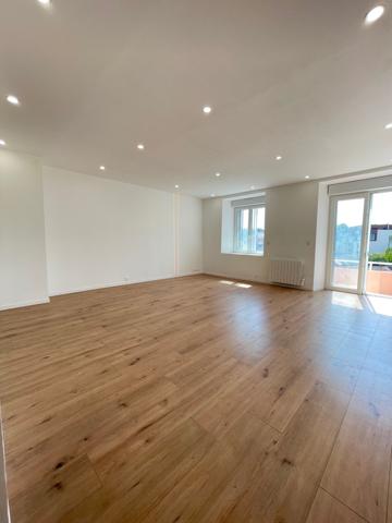 Appartement rénové F5 avec balcon, cave et grenier