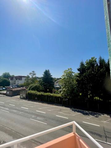 Appartement rénové F5 avec balcon, cave et grenier