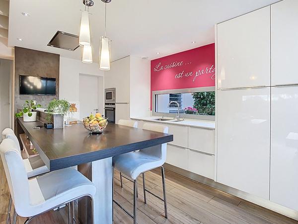 Maison à vendre à Cholet - Accès immédiat des axes Nantes (en 30 minutes) Angers A87 en 45 minutes. La côte Vendéenne en 60 minutes