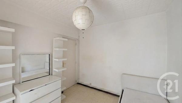 Appartement F4 à vendre  4 pièces - 69 m 2   MARSEILLE  - 13004