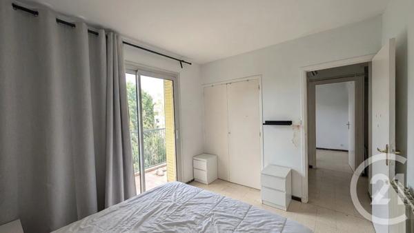Appartement F4 à vendre  4 pièces - 69 m 2   MARSEILLE  - 13004