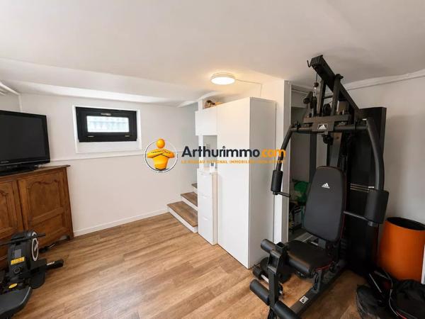 Vente                                                      Maison
                        
                     9 pièces                      220 m2                     à Coulommiers