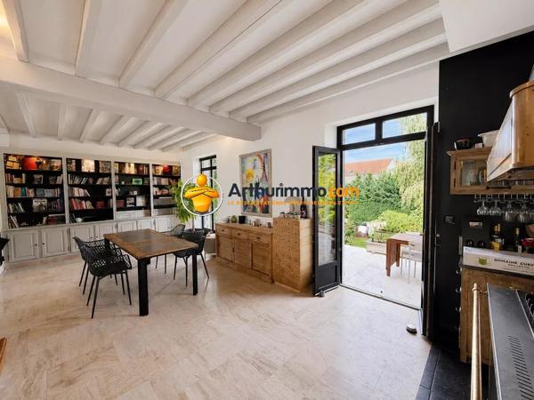 Vente                                                      Maison
                        
                     9 pièces                      220 m2                     à Coulommiers