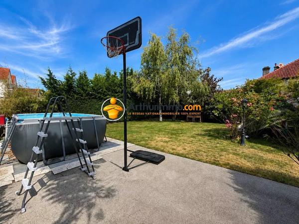 Vente                                                      Maison
                        
                     9 pièces                      220 m2                     à Coulommiers
