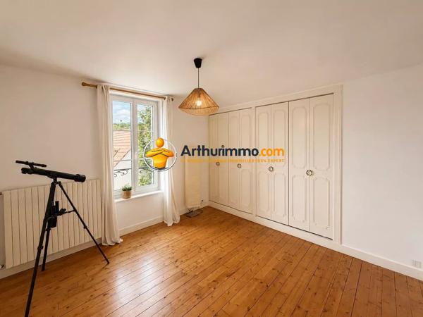 Vente                                                      Maison
                        
                     9 pièces                      220 m2                     à Coulommiers
