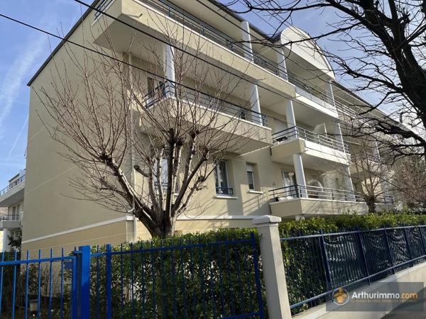 Vente                                                      Appartement
                        
                     4 pièces                      75 m2                     à Livry-Gargan