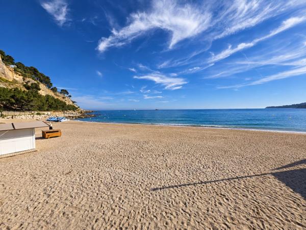 CASSIS APPARTEMENT T3, VUE PANORAMIQUE PORT ET CAP CANAILLE, ACCES PRIVE MER