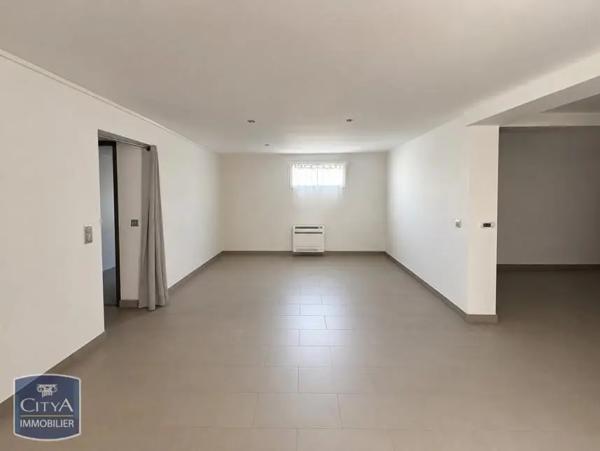Appartement à louer 3 pièces 83m² Rodilhan (30230)