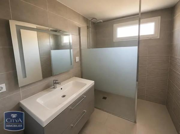 Appartement à louer 3 pièces 83m² Rodilhan (30230)