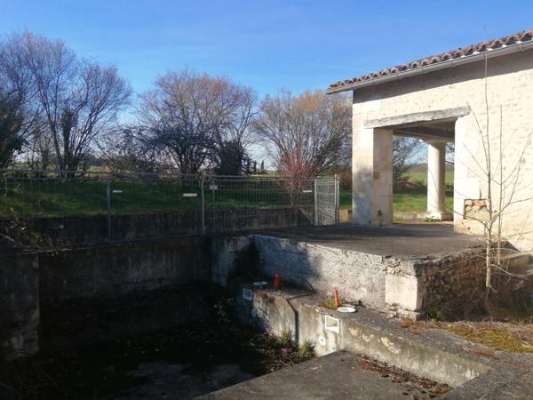 Ensemble immobilier, 5 maisons et dépendances