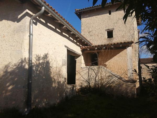 Ensemble immobilier, 5 maisons et dépendances