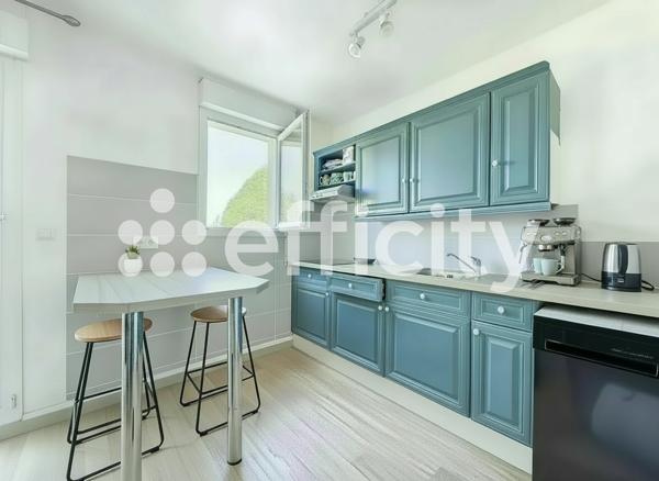 Appartement
         2 pièces
        - 41 m² 149 900 € *