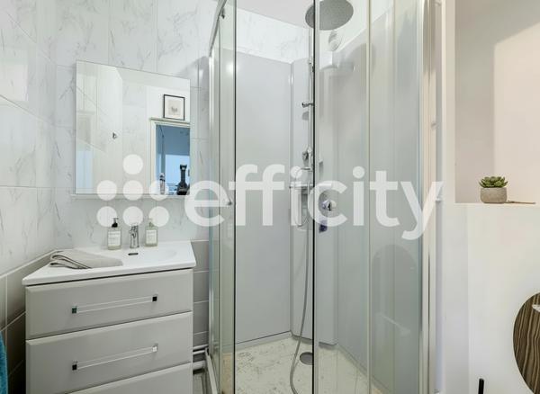 Appartement
         2 pièces
        - 41 m² 149 900 € *