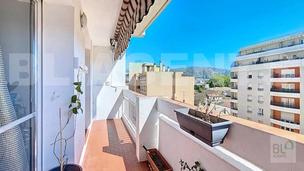 Grand appartement 98 m² traversant, ascenseur au 5ème, 2 terrasses, de beaux volumes