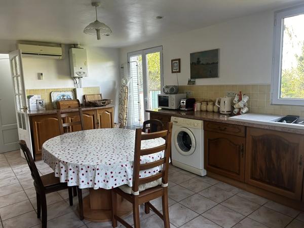 Maison de village de 3 chambres et petit jardin