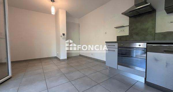 Location Appartement 2 pièces 39.1 m² - Croix Ste 13500