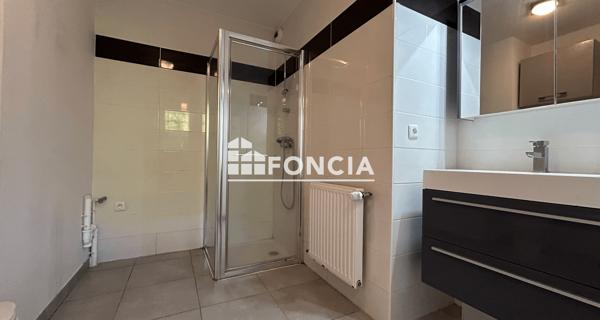 Location Appartement 2 pièces 39.1 m² - Croix Ste 13500