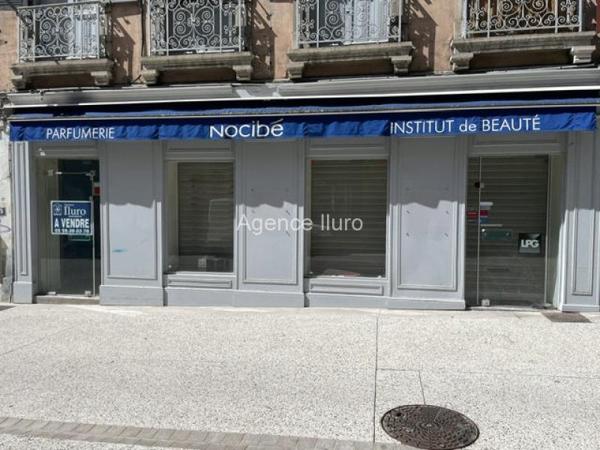 Local commercial - Oloron-sainte-marie - Réf.:205447 OLORON - A VENDRE LOCAL COMMERCIAL -
