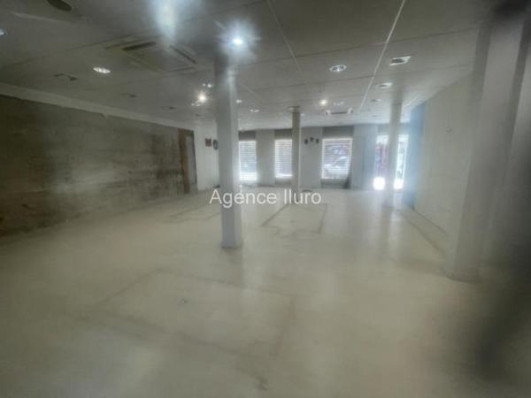 Local commercial - Oloron-sainte-marie - Réf.:205447 OLORON - A VENDRE LOCAL COMMERCIAL -