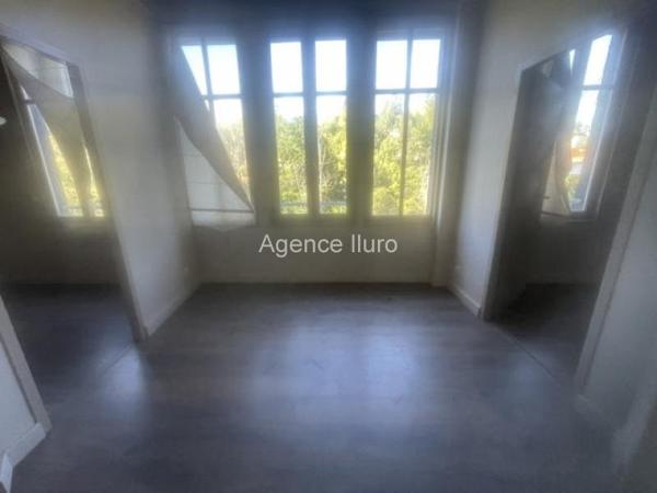 Local commercial - Oloron-sainte-marie - Réf.:205447 OLORON - A VENDRE LOCAL COMMERCIAL -
