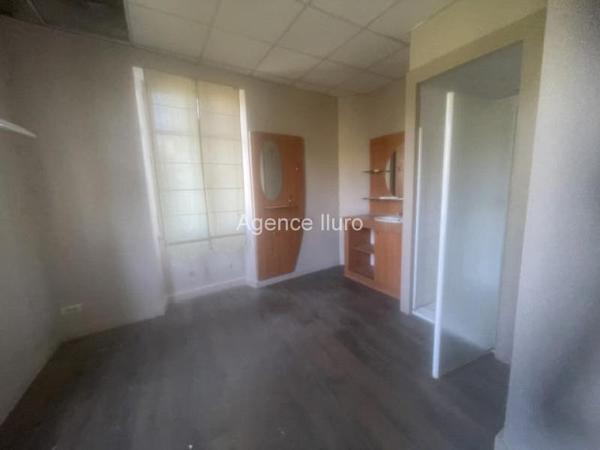Local commercial - Oloron-sainte-marie - Réf.:205447 OLORON - A VENDRE LOCAL COMMERCIAL -