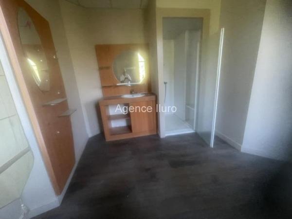 Local commercial - Oloron-sainte-marie - Réf.:205447 OLORON - A VENDRE LOCAL COMMERCIAL -