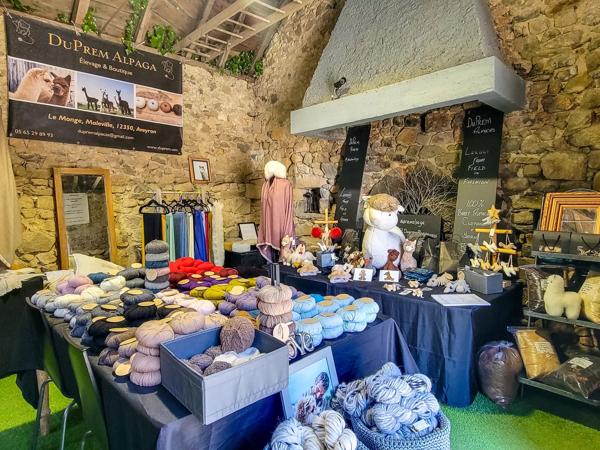 Un havre de paix champêtre avec une activité commerciale opérationnelle au cœur de l'Aveyron