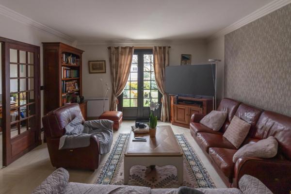 Charmante maison de plain pied avec piscine, à proximité de Jarnac